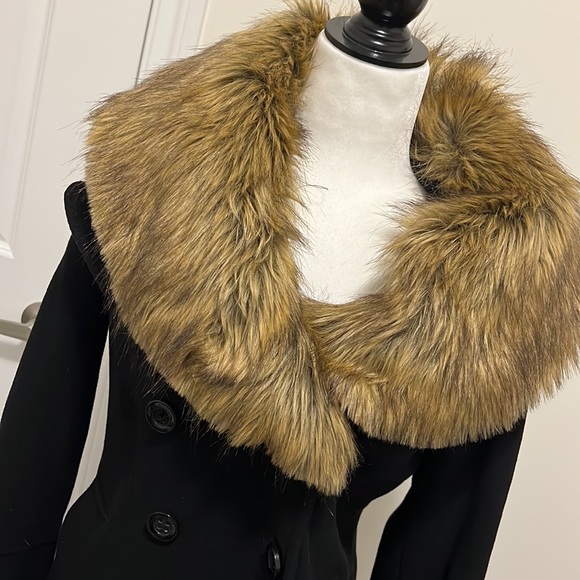 Nicole Miller Jacket with removal fur collar - Picture 2 of 7